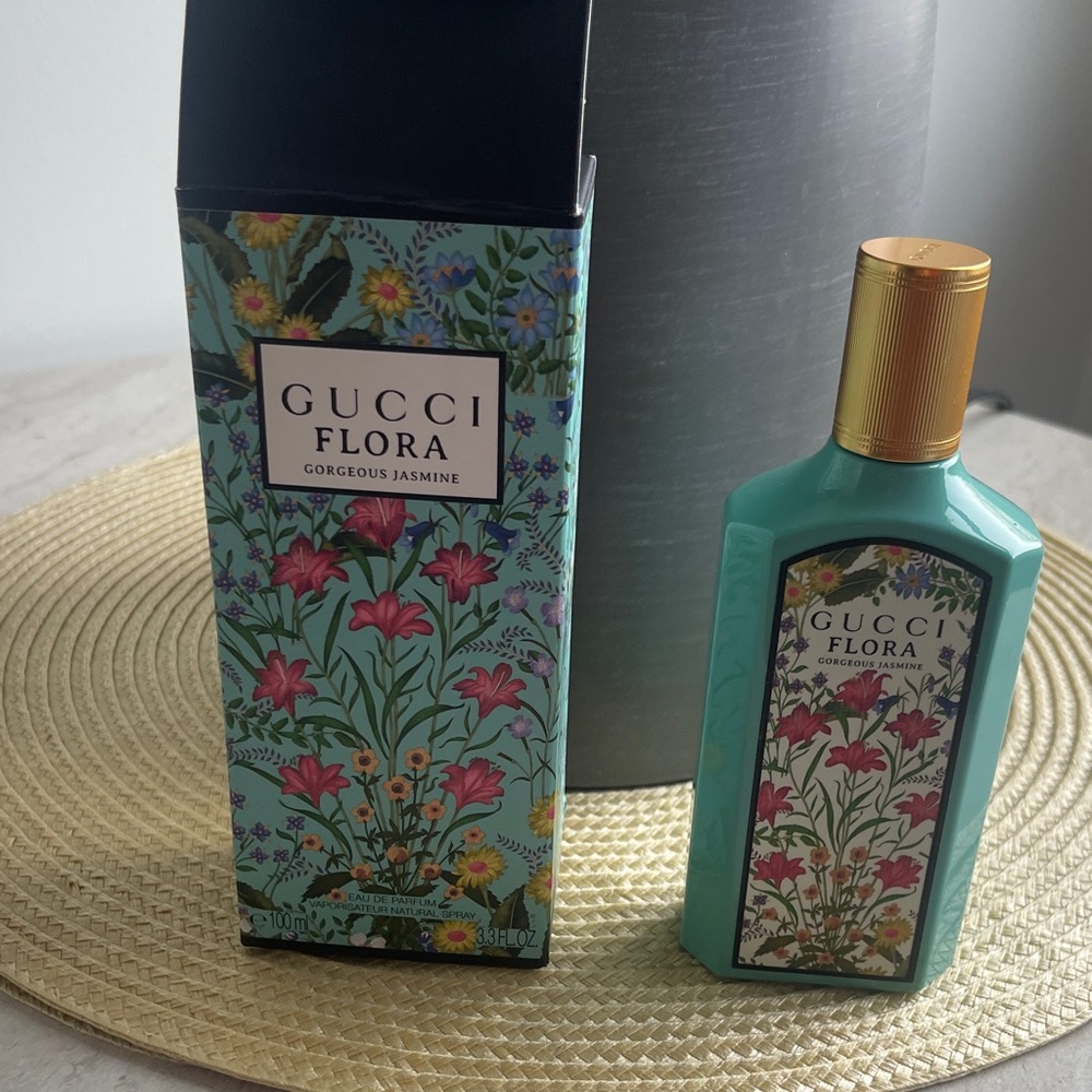 Gucci Flora Gorgeous Jasmine Moisturizing Body Lotion - Teal & Gold